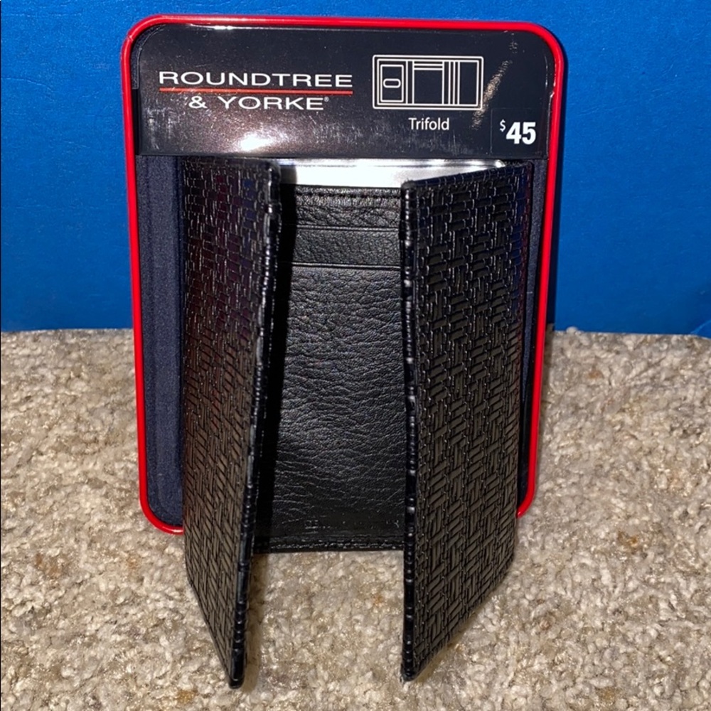 Never used!Black men’s trifold wallet